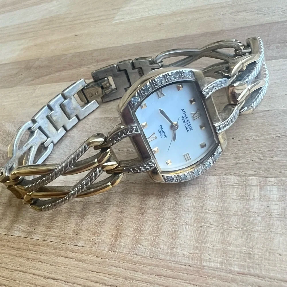Anne Klein New York ladies diamond Swiss dress watch NEW BATTERY